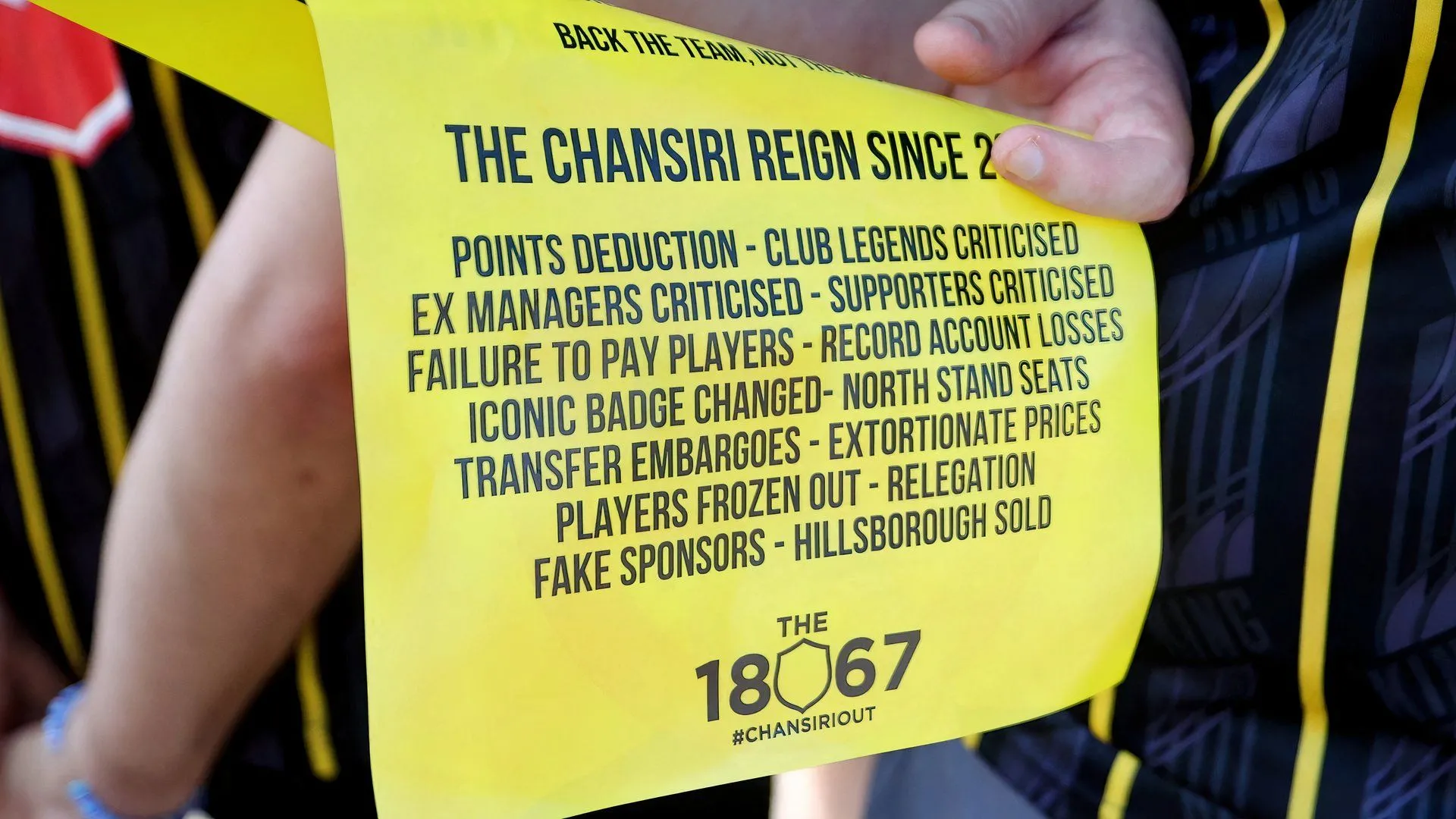 CĐV Sheffield Wednesday biểu tình phản đối Dejphon Chansiri, phẫn nộ vì tương lai đội bóng