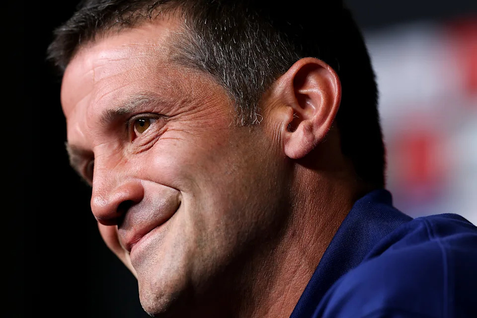 Cristian Chivu Nhìn Lại Quá Khứ Trước Trận Đấu Roma - Inter Milan