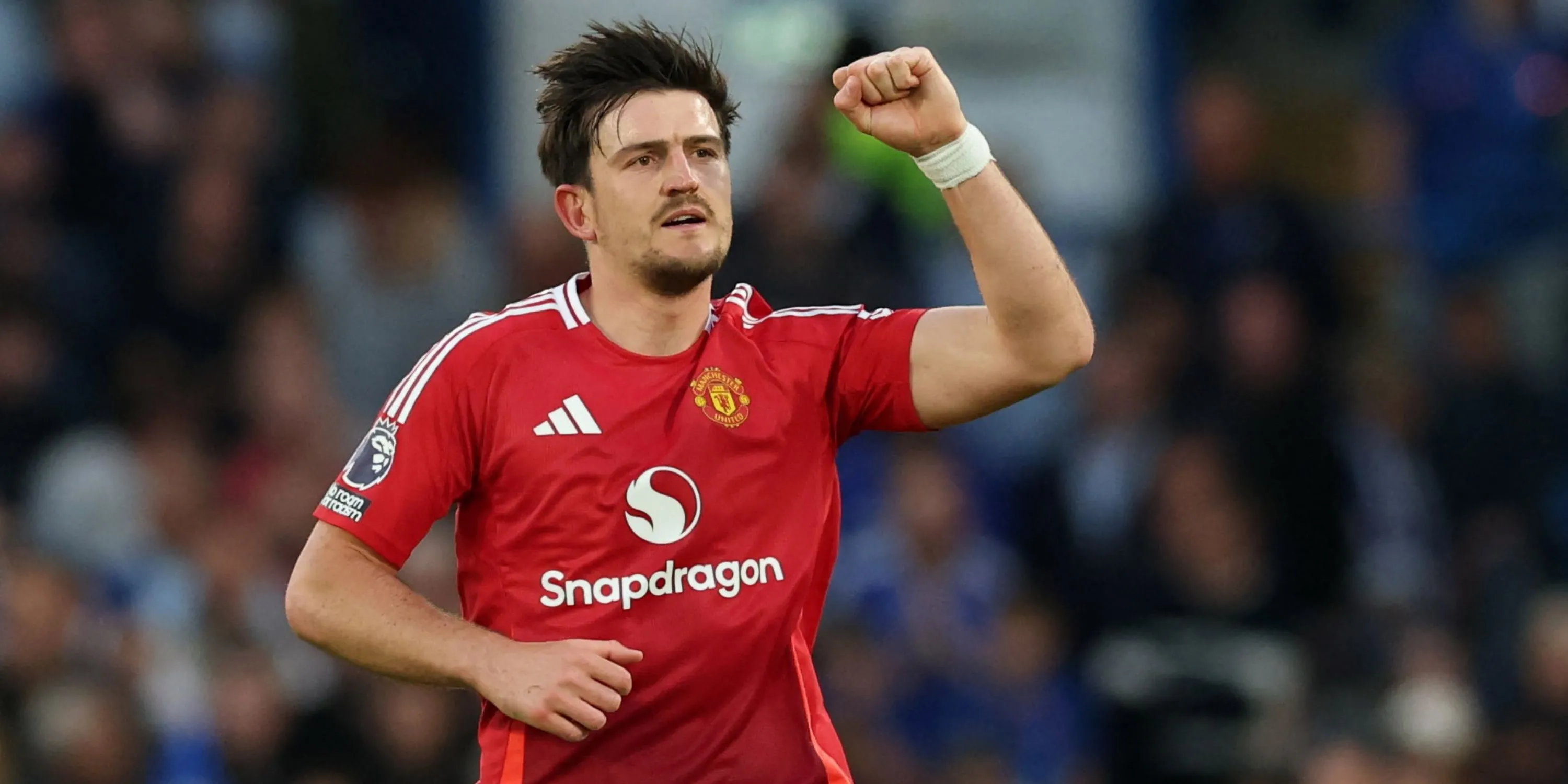 Harry Maguire ăn mừng bàn thắng quyết định cho Man United tại Anfield
