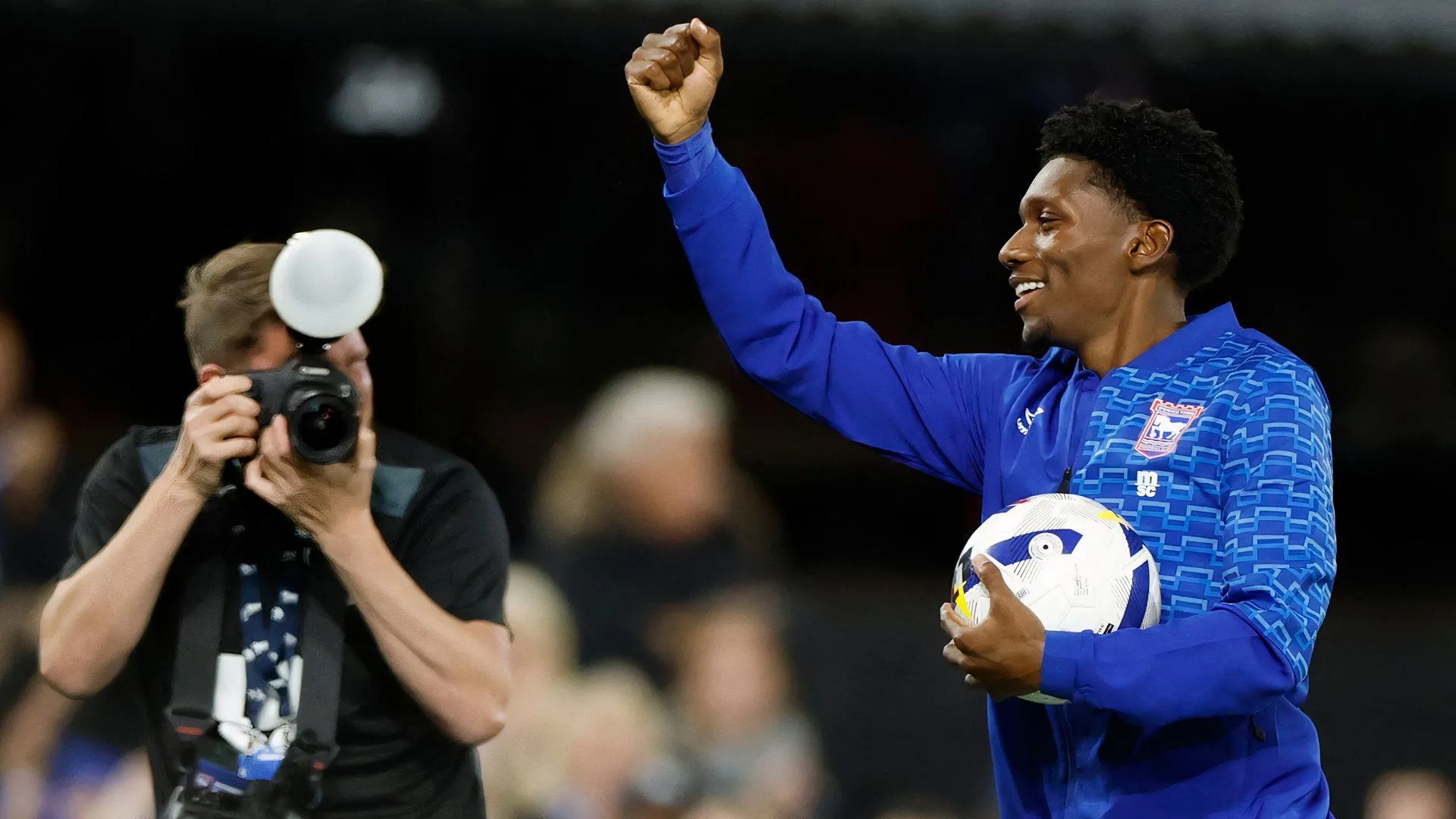 Jaden Philogene ăn mừng hat-trick cho Ipswich Town, minh chứng cho tầm ảnh hưởng của anh ở Championship