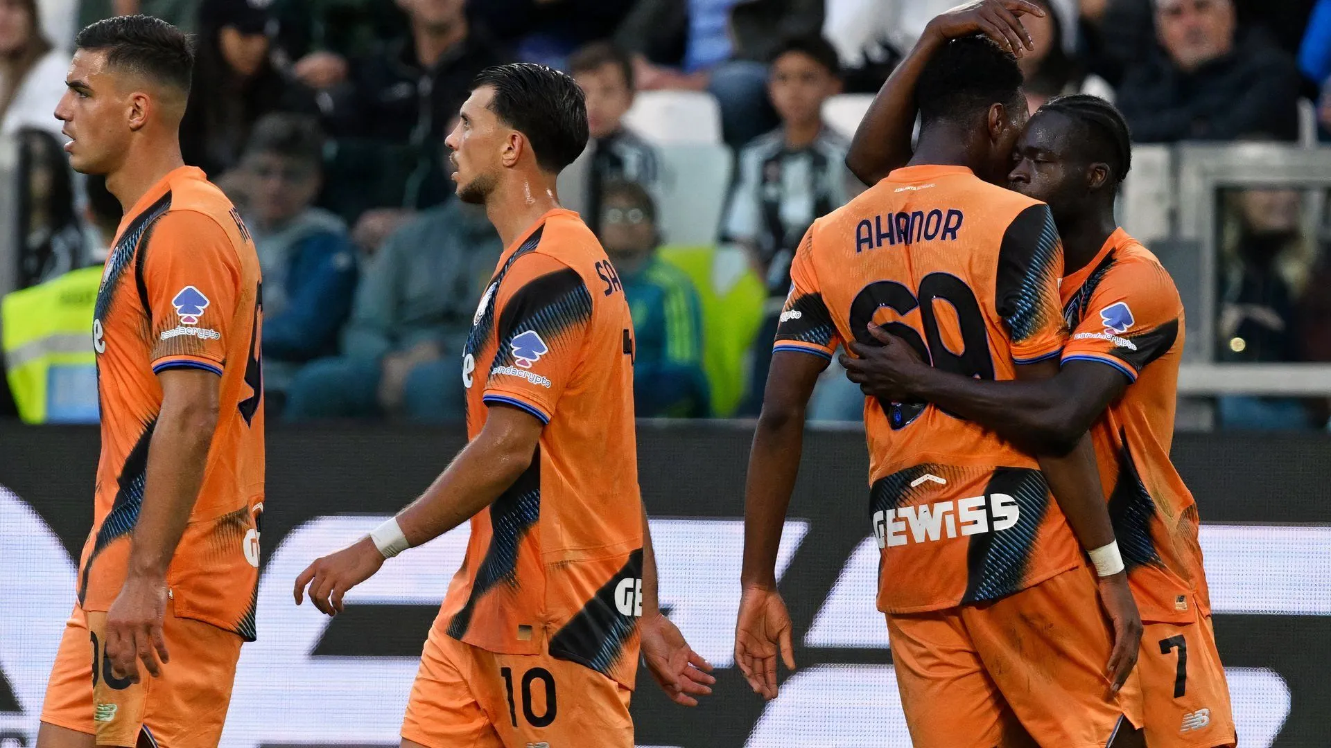 Kamaldeen Sulemana ăn mừng bàn thắng cho Atalanta trước Juventus - tiền vệ cánh Ghana tìm lại cảm hứng ở Serie A