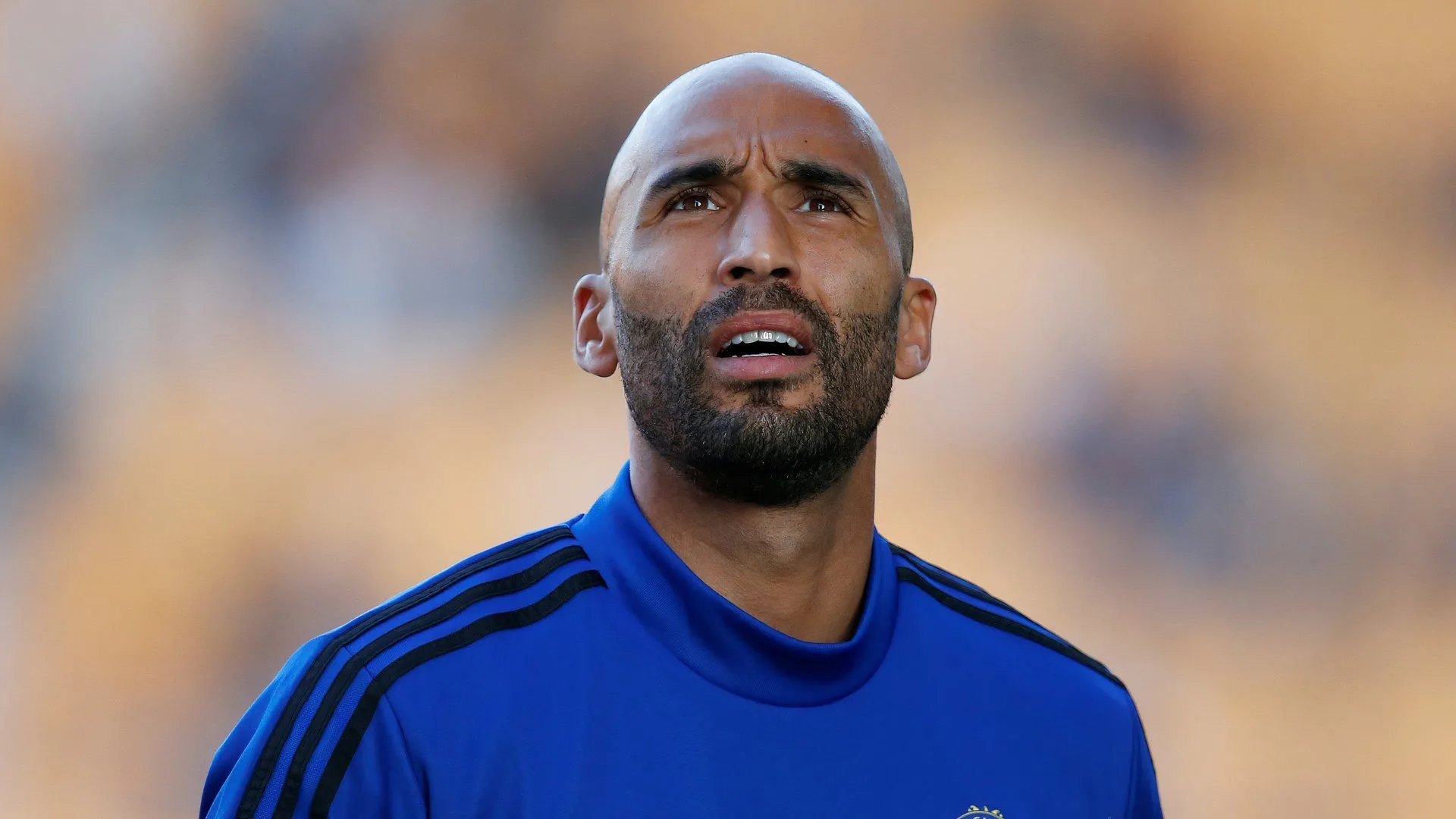 Kevin Nagle đứng trước áp lực quyết định về tương lai HLV Lee Grant tại Huddersfield Town, cổ động viên thể hiện sự bất mãn