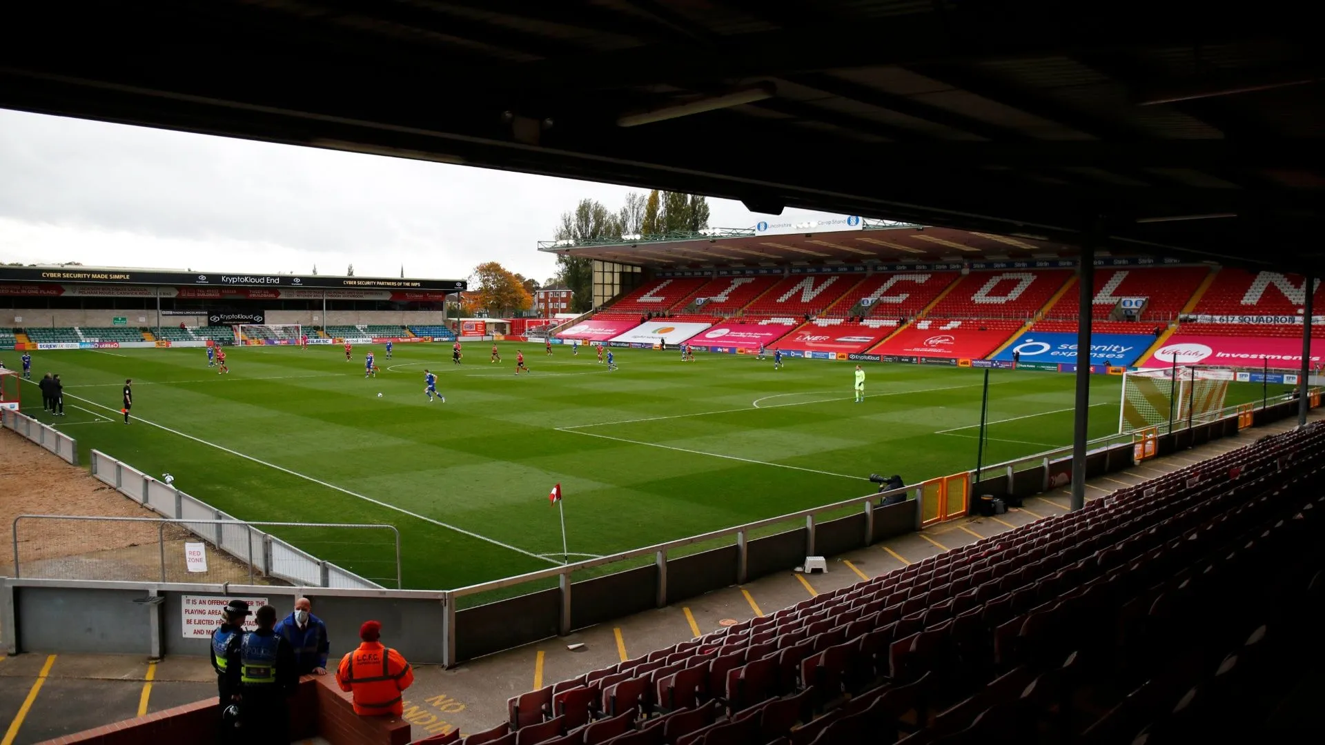 LNER Stadium - sân nhà Lincoln, nơi có thể đón Wales và trao cơ hội ra sân thường xuyên cho anh