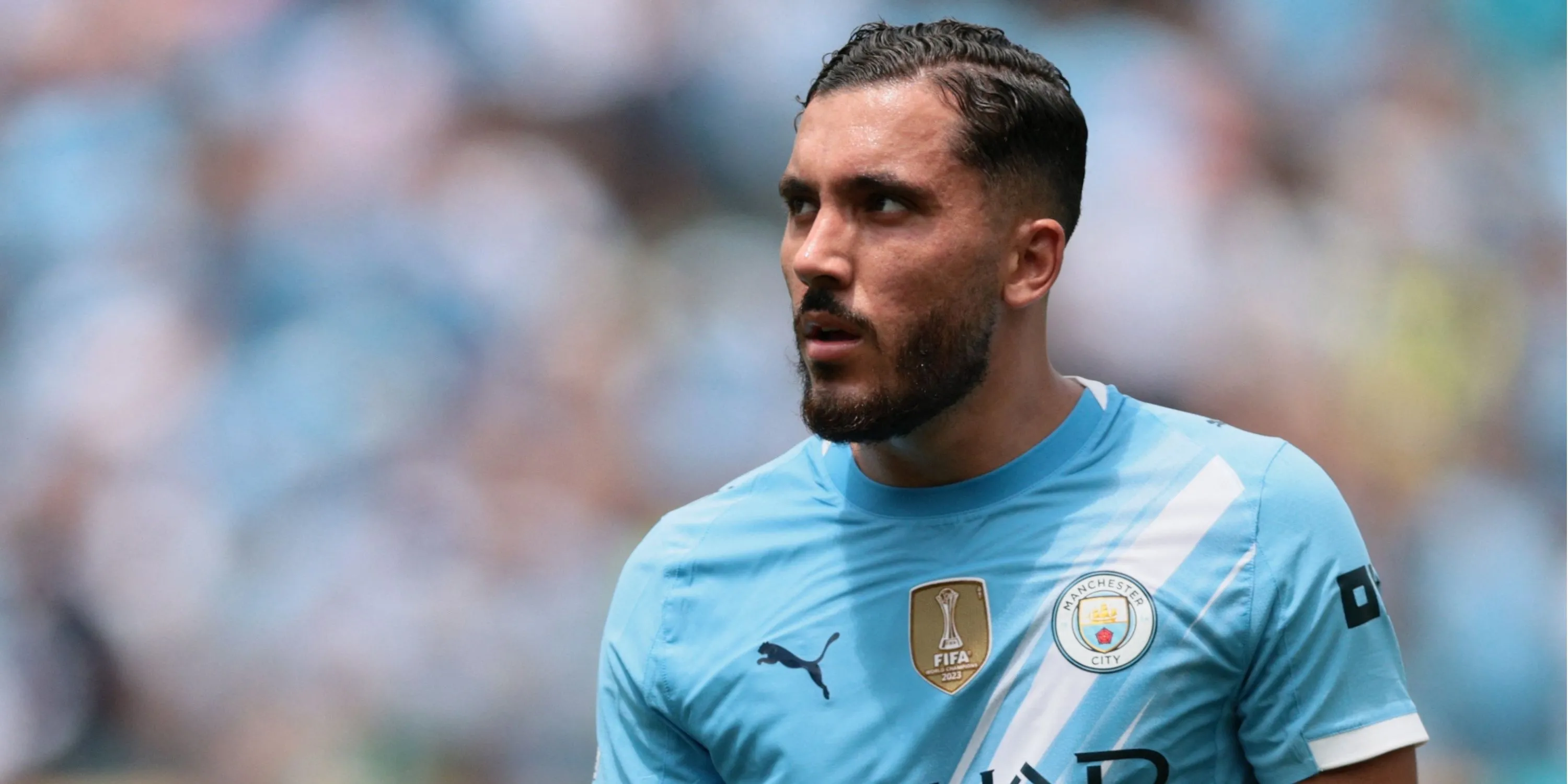 Rayan Cherki trong màu áo Man City