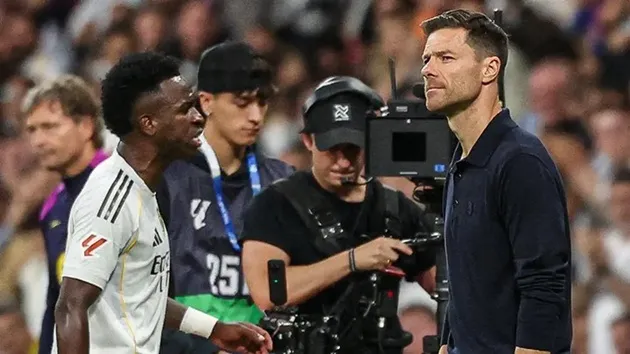 Vinicius và Xabi Alonso: mâu thuẫn làm dấy lên lo ngại nội bộ Real Madrid