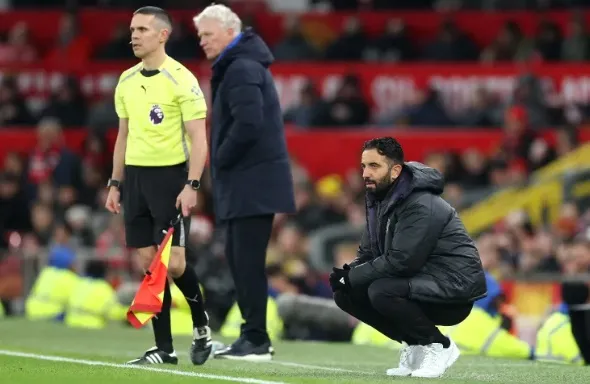 Chuỗi 5 trận bất bại của Quỷ Đỏ Man Utd đã bị chặn đứng bởi Everton