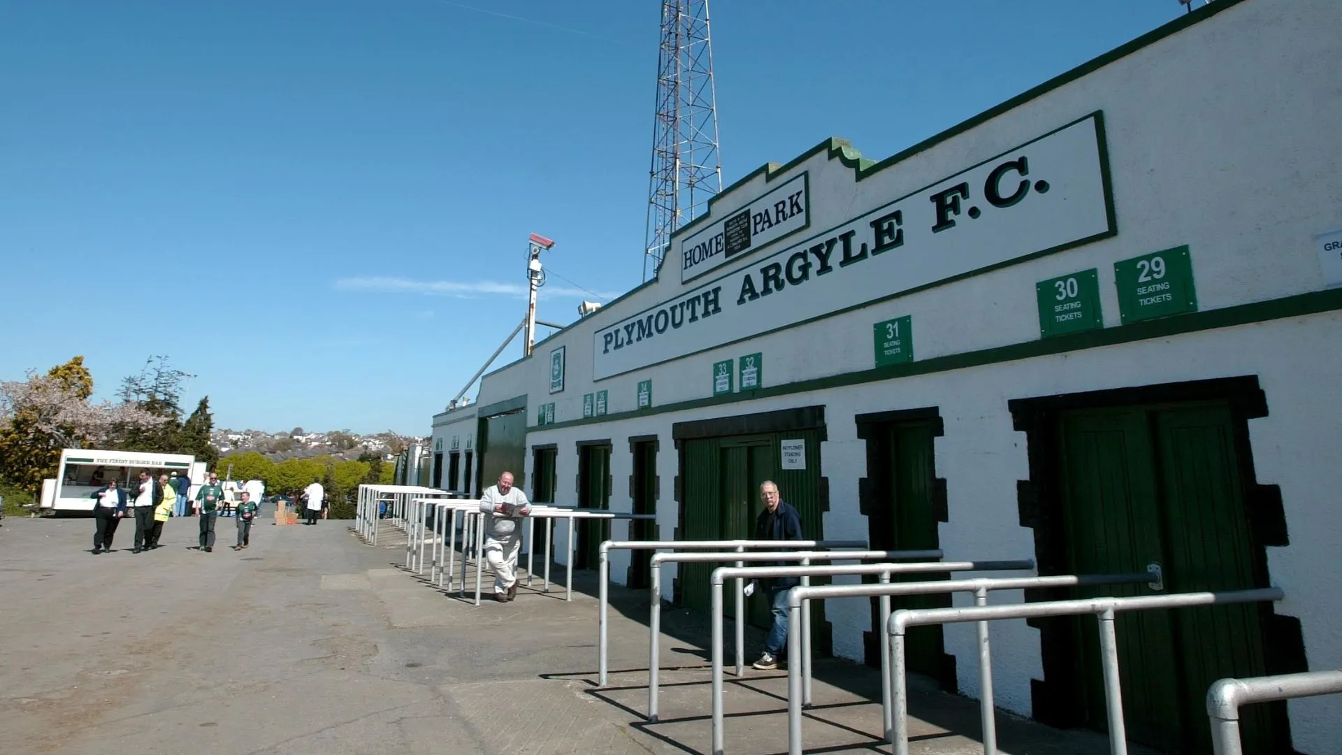 Home Park - Sân vận động huyền thoại của Plymouth Argyle nơi Derek Adams tạo nên phép màu