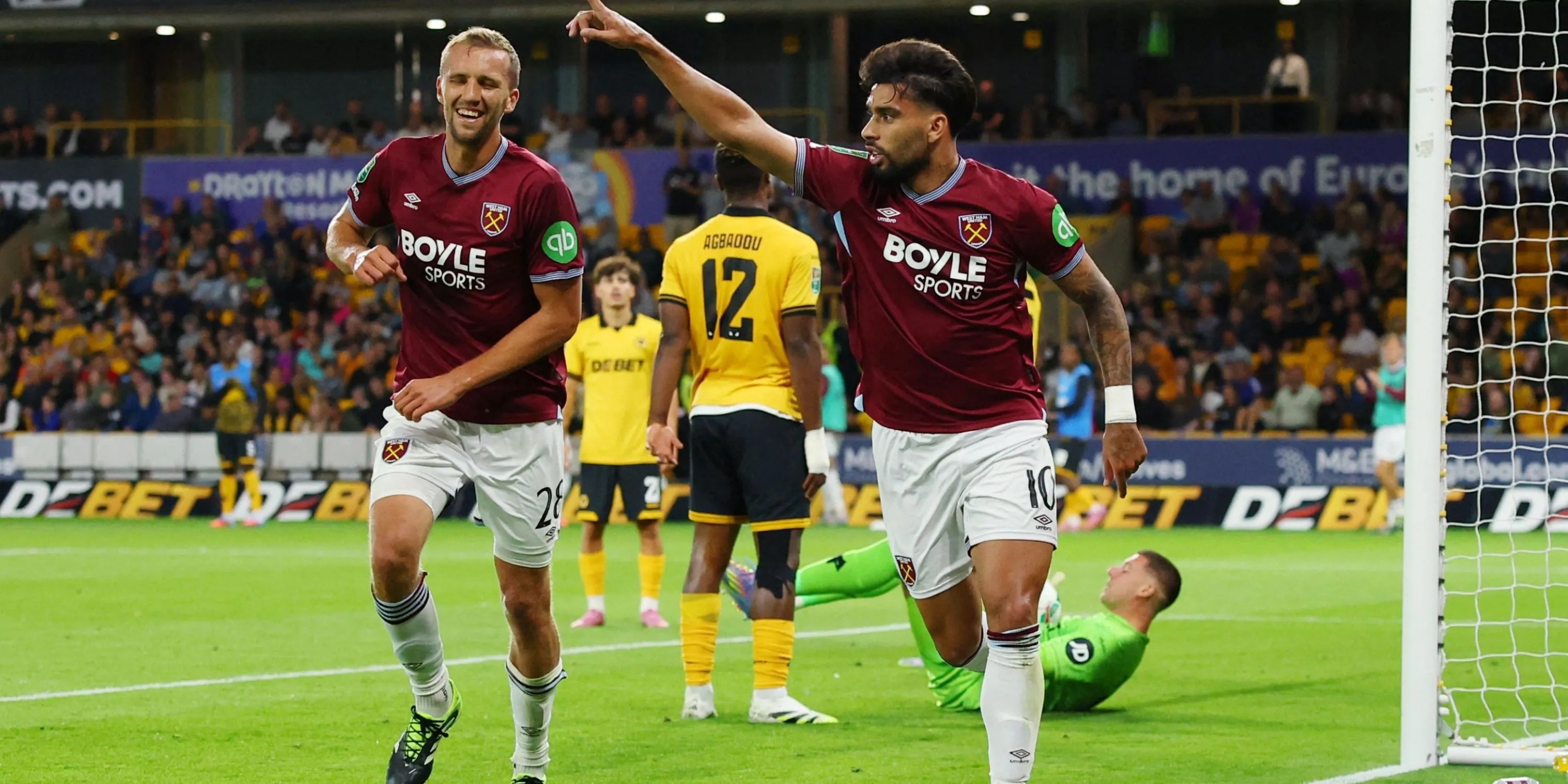 Paquetá ăn mừng bàn thắng cho West Ham trong trận Carabao Cup gặp Wolves