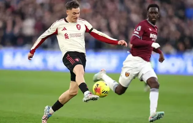 Wirtz có thể đá lệch phải thay vì lệch trái